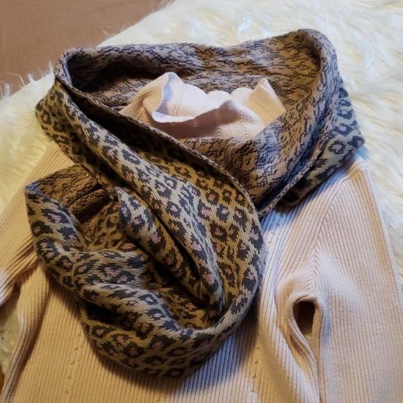 Collection XIIX Accessories - EUC Dillards infinity scarf
